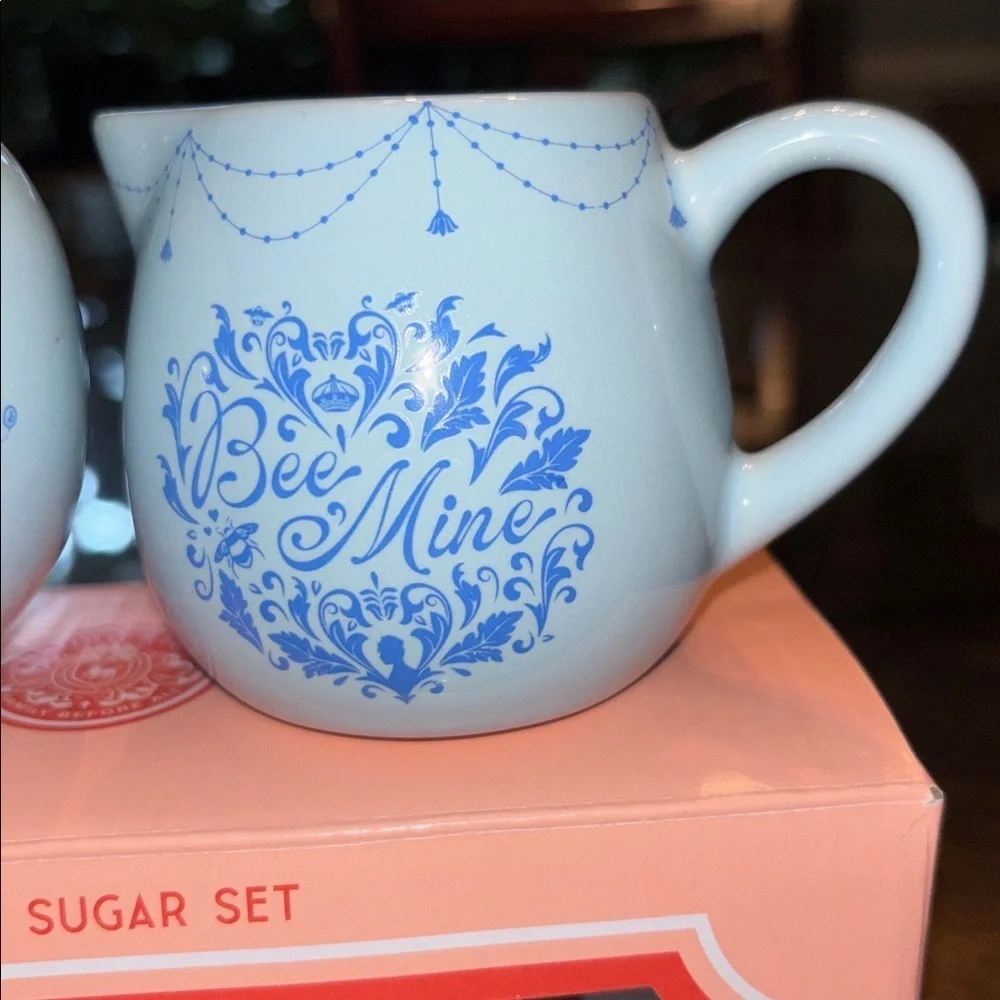 Bridgerton Cream & Sugar Set - Blue and White